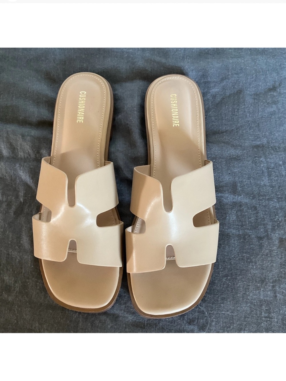 Cushionaire Women's Slide Sandals in Light Beige